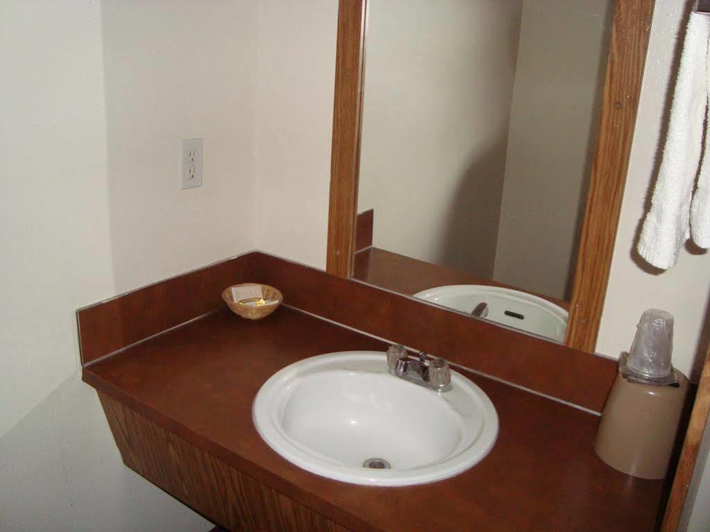 Willow Springs Motel Cheney Екстериор снимка